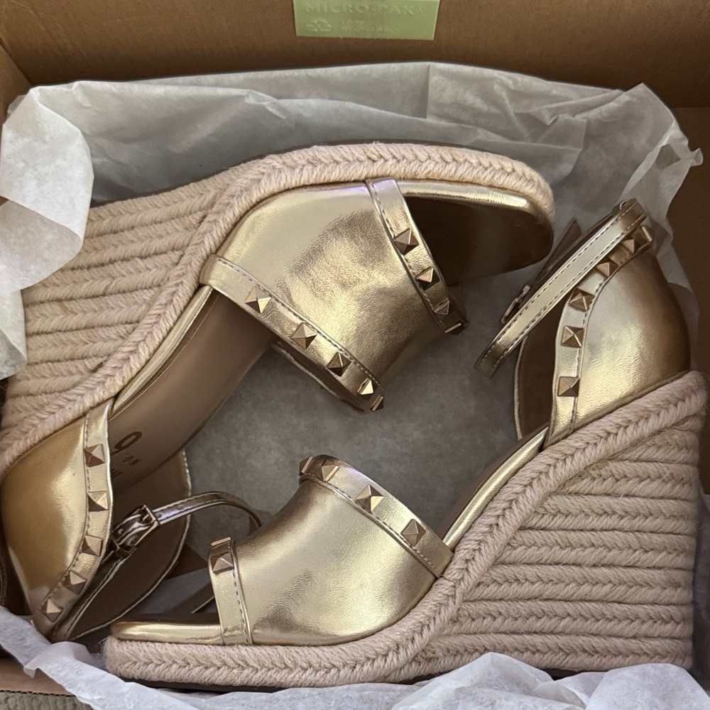Mix No. 6 Gold Wedge Sandals with Studs